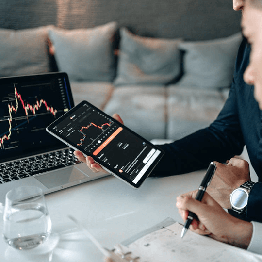Leztruvin team av experter på kryptoinvesteringar